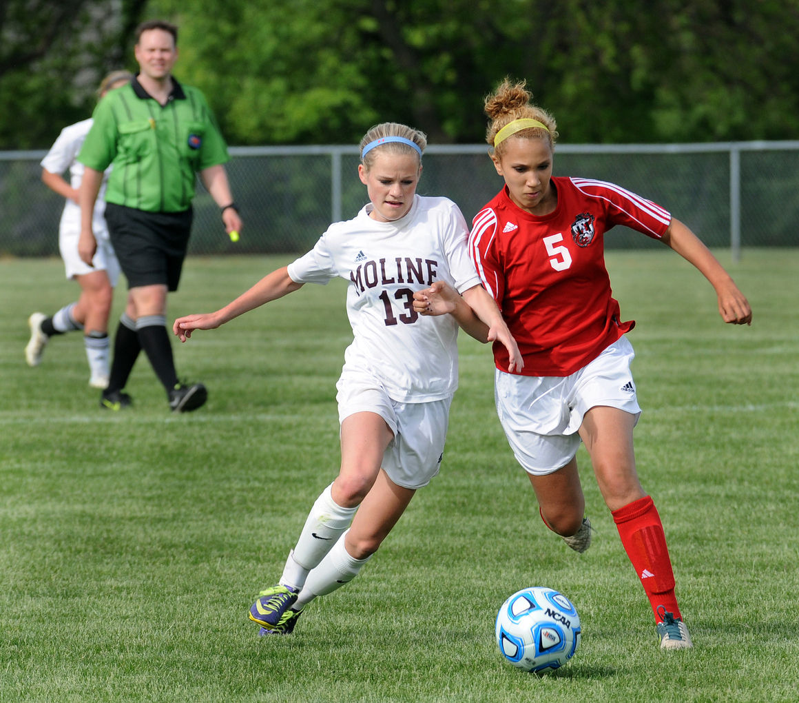 All-WB6 soccer team painted Maroon